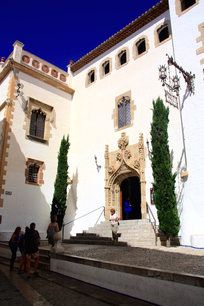 La entrada al Palau Maricel
