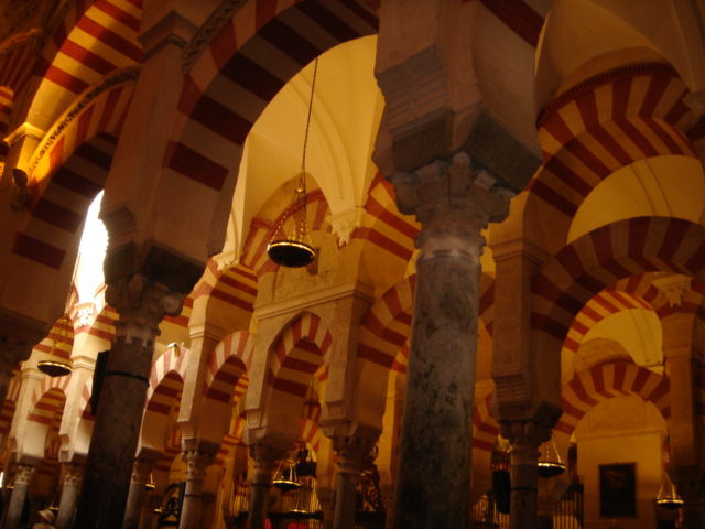 Interior de la mezquita de Córdoba (200