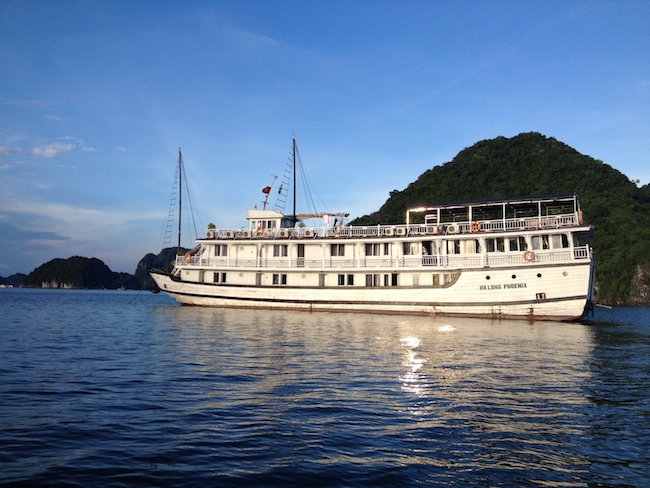 barco_halong_bay