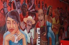 mural al lado de la Piojera