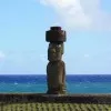 moai antes del eclipse total en rapa nui
