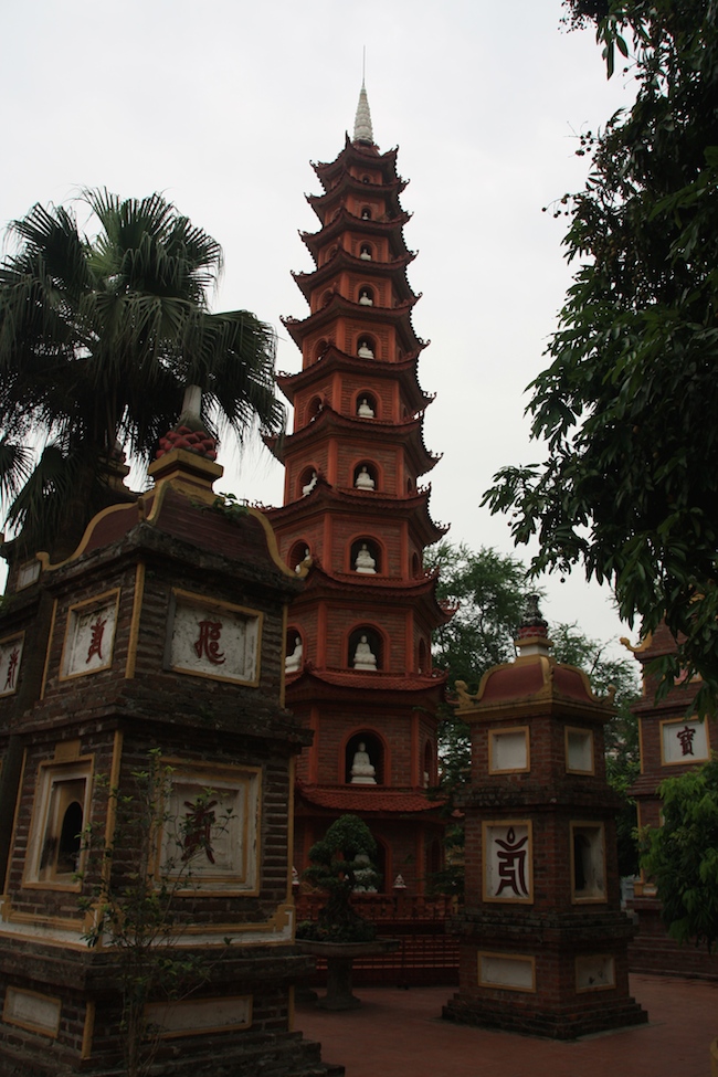 pagoda_tran_quoc_torre