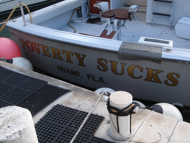 poverty_sucks_menudo_imbecil