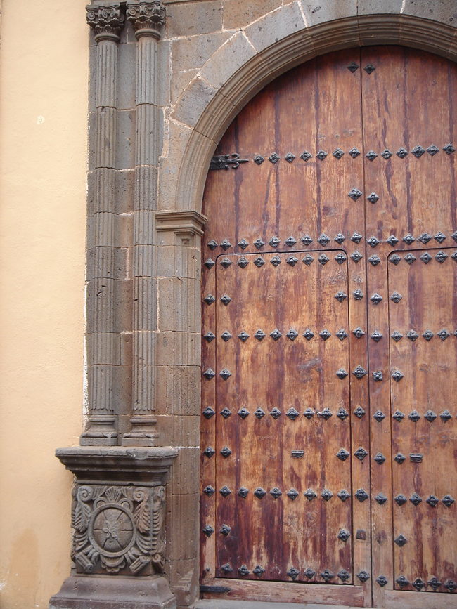 puerta La Laguna Tenerife