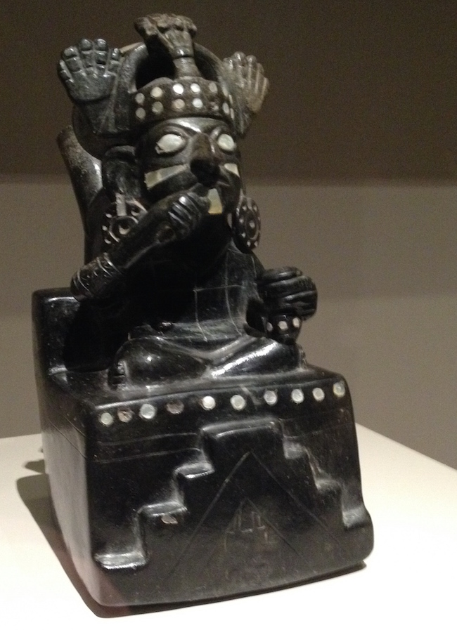 Recipiente en forma de sacerdote astrónomo