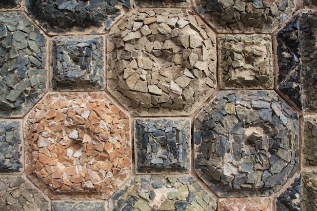 Texturas de piedra en la Torre Bellesguard