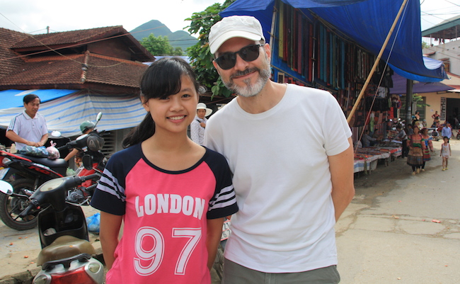 A los vietnamitas jóvenes les resultan curiosos los turistas: en más de una ocasión nos pidieron una foto