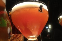 mira qué color tiene esta cerveza trapista: es la Orval