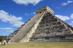 Pirámide de Chichen Itza: escalinata